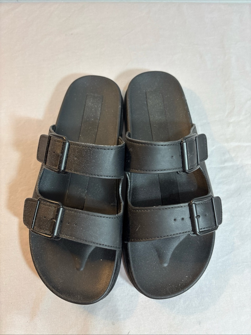 Earthing Women’s Black Double-Buckle Slide Sandals - Picture 4 of 9